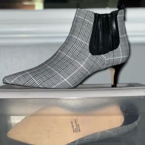 New NY&CO Plaid booties with pointed toes and 2" heel